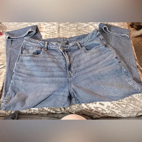 American Eagle Outfitters Highest Mom Jeans Denim Jeans - Picture 1 of 8